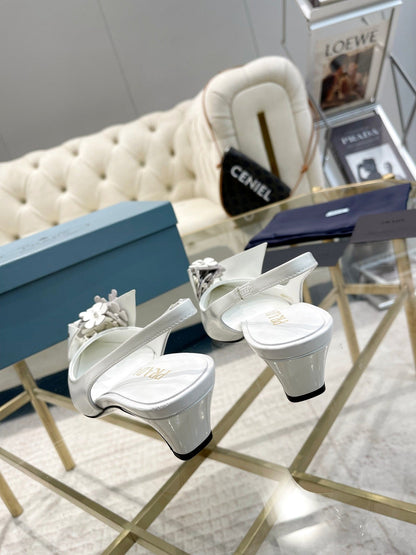 MEDIUM HEEL SLINGBACK ATTACHED CREATIVE FLOWERS IN WHITE PATENT CALFSKIN