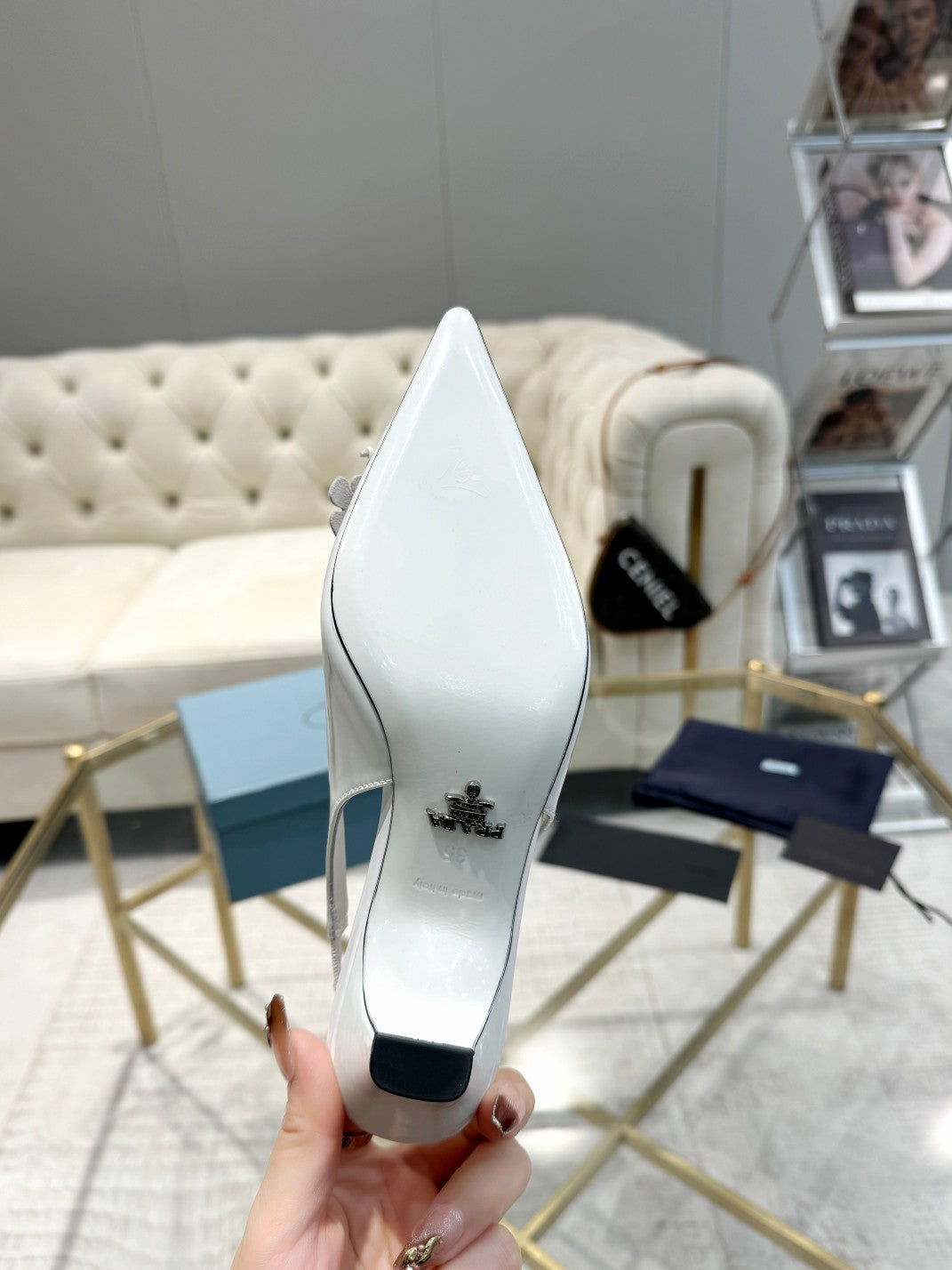 MEDIUM HEEL SLINGBACK ATTACHED CREATIVE FLOWERS IN WHITE PATENT CALFSKIN