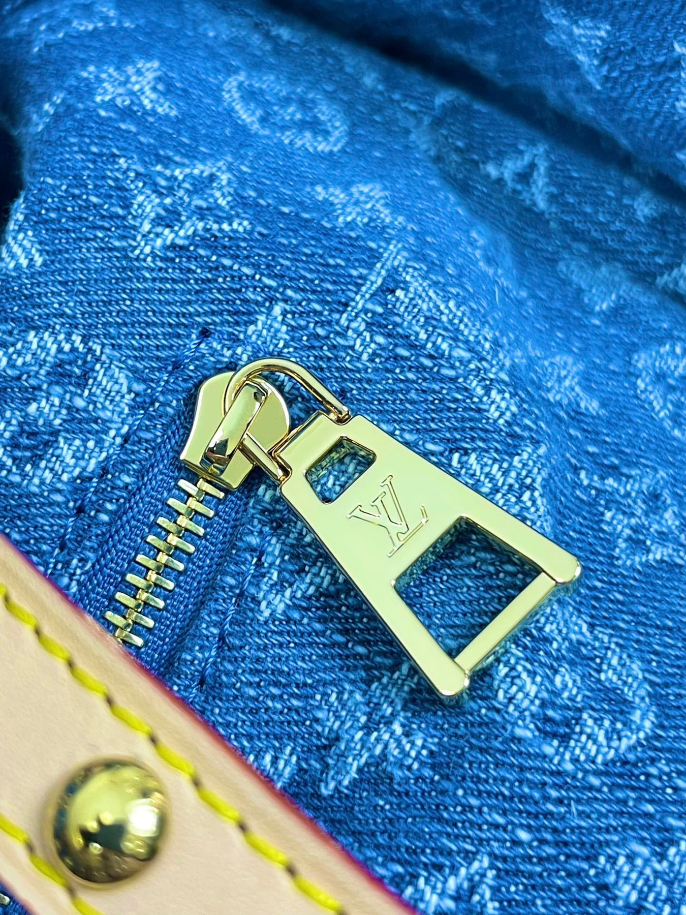 ONTHEGO 35 IN BLUE MONOGRAM DENIM