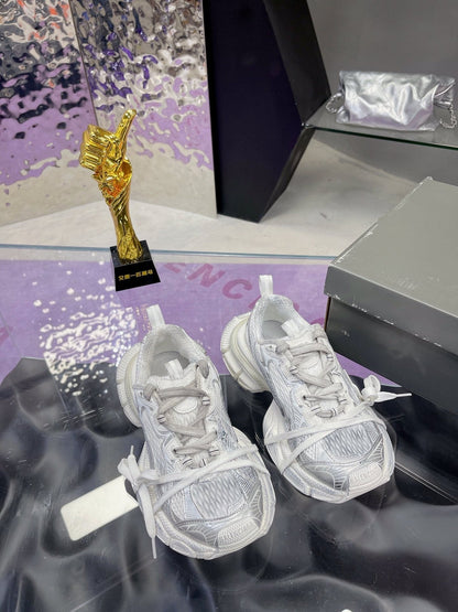 3XL SNEAKER IN SILVER MIX WHITE MESH AND POLYURETHANE