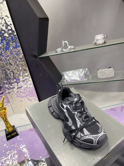 3XL SNEAKER IN BLACK MIX WHITE MESH AND POLYURETHANE