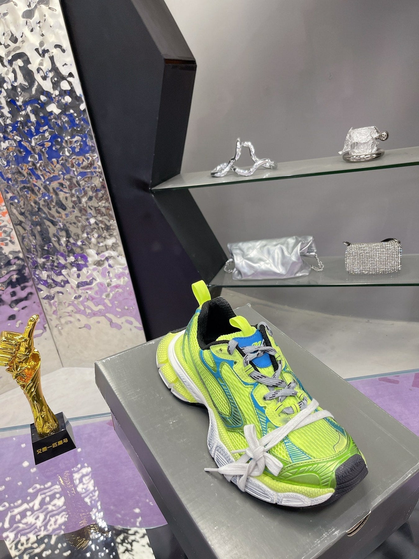 3XL SNEAKER IN NEON GREEN MESH AND POLYURETHANE