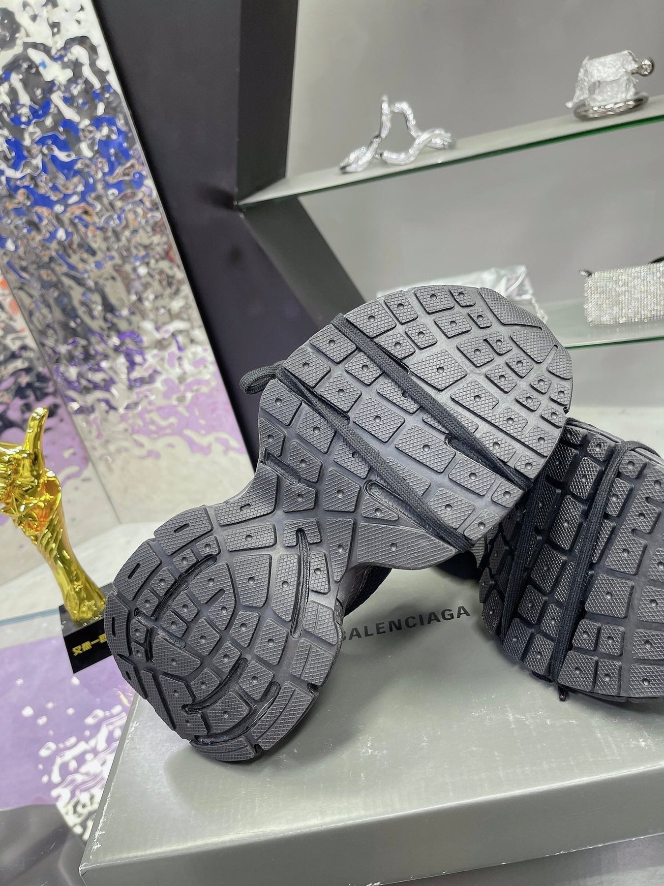 3XL SNEAKER IN BLACK MESH AND POLYURETHANE