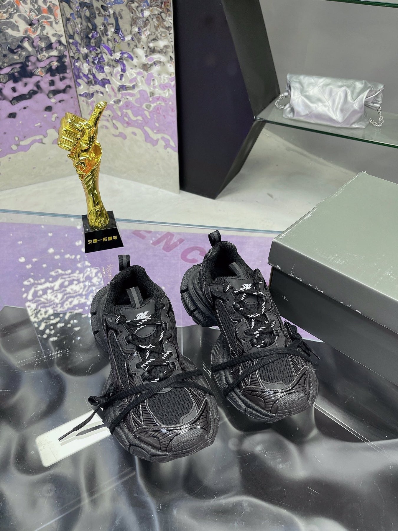 3XL SNEAKER IN BLACK MESH AND POLYURETHANE