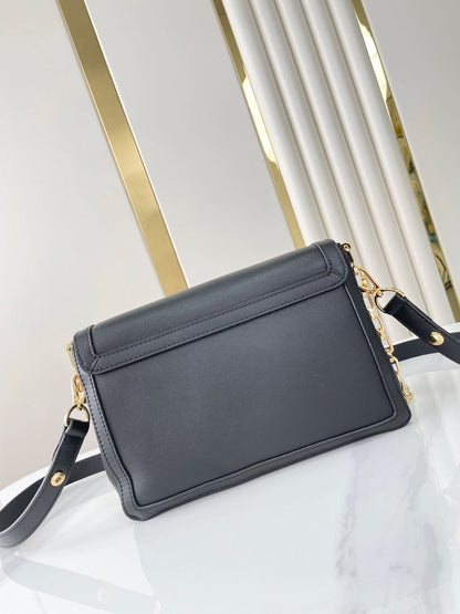 DAUPHINE SOFT MM 24 IN BLACK SMOOTH LAMBSKIN GOLD HARDWARE