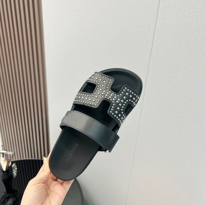 CHYPRE SANDAL BLACK CALFSKIN STYLIZED