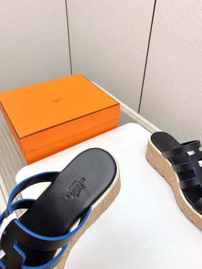 ISABELLA 30 SANDAL IN BLACK CALFSKIN