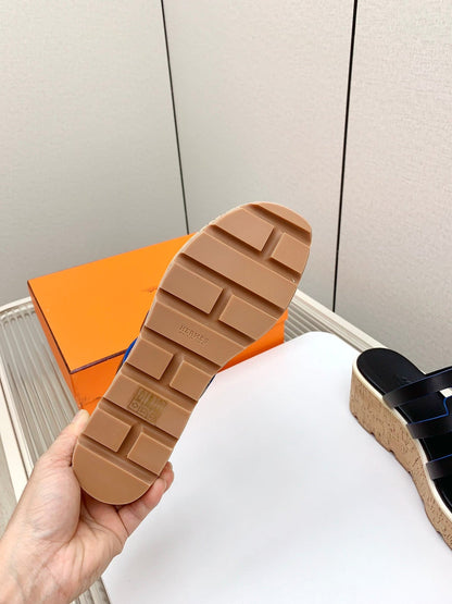 ISABELLA 30 SANDAL IN BLACK CALFSKIN