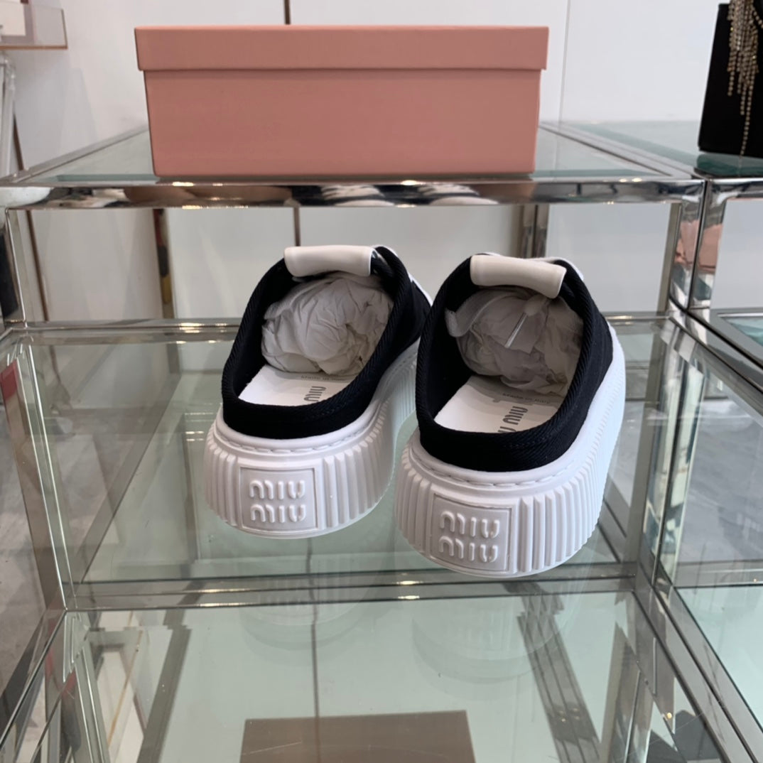 Mule Shoes Black And White Canvas