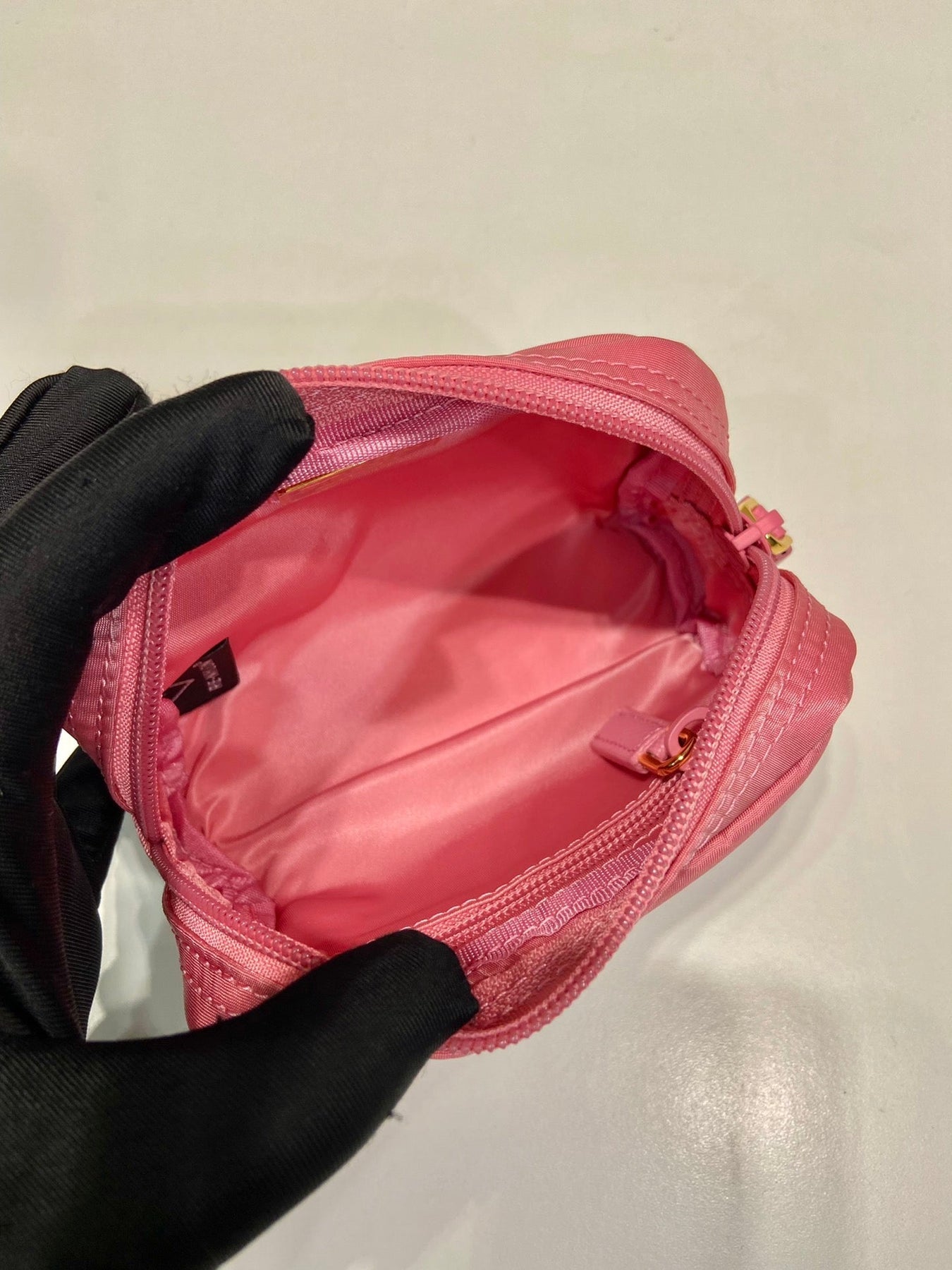 CLUTCH 12 IN CANDY PINK RE-NYLON