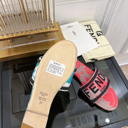 FENDI FLORAL SLIDES IN CHERRY RED MIX TAN BEIGE FABRIC