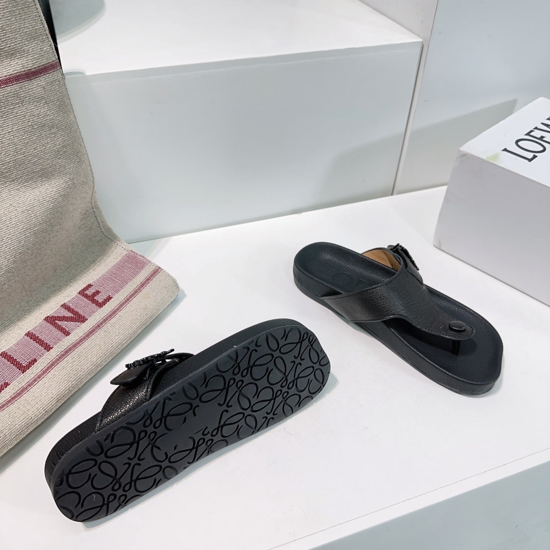 LW THONG SANDALS BLACK CALFSKIN