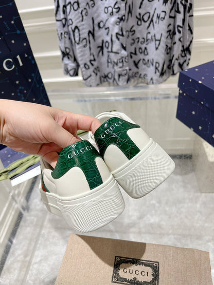 GG ACE 30 SUPREME TRAINER WHITE CALFSKIN