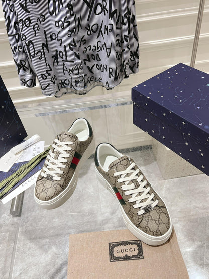 GG ACE 30 SUPREME TRAINER LIGHT BROWN CALFSKIN