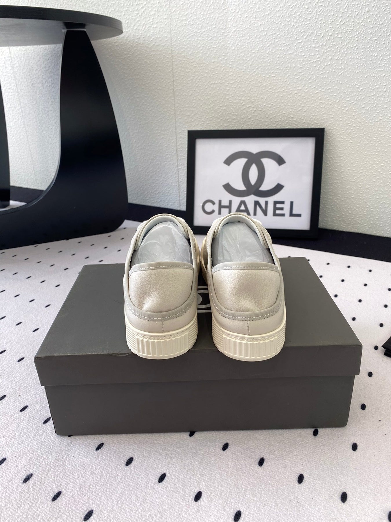 CASUAL SHOES IN GREY LAMBSKIN