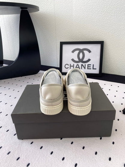 CASUAL SHOES IN GREY LAMBSKIN