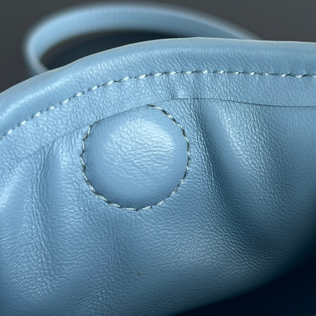 MINI HOP 25 IN SKY BLUE CALFSKIN