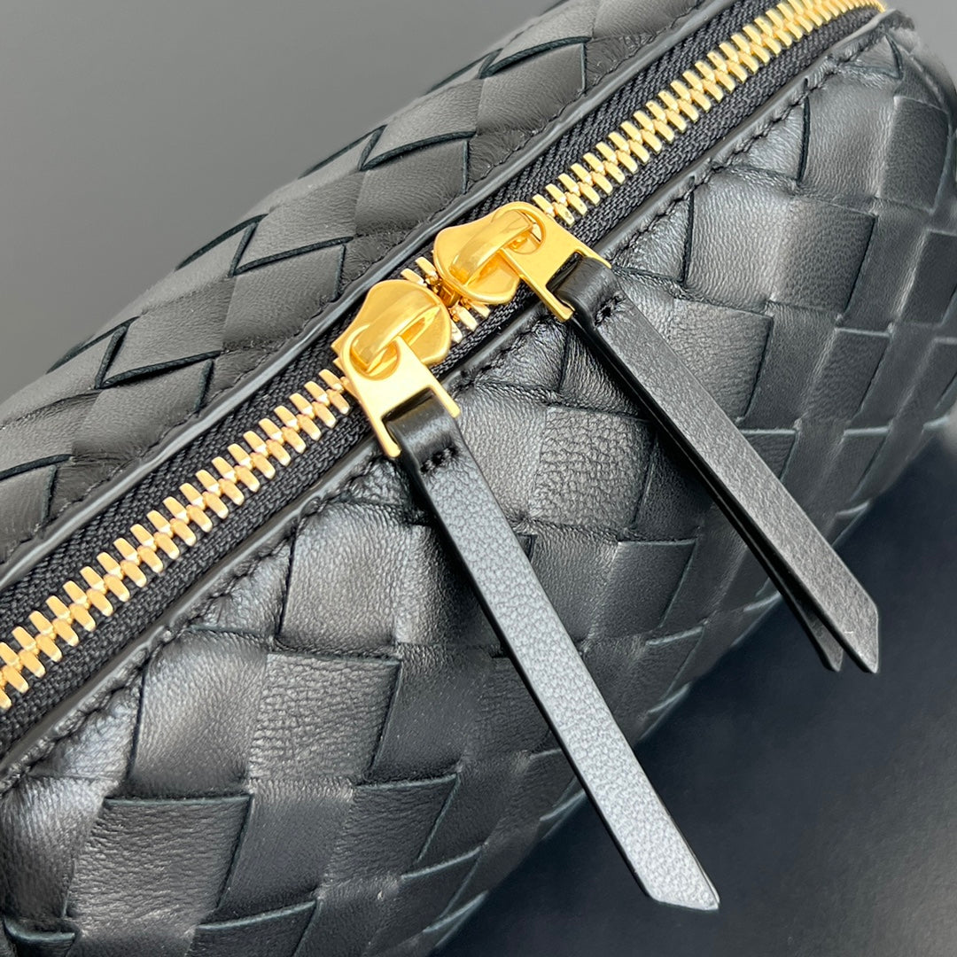 CONCERT POUCH 18 IN BLACK LAMBSKIN