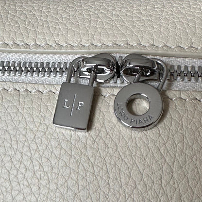 EXTRA POCKET L19 IN BISQUE BEIGE CALFSKIN WITH SILVER HARDWARE