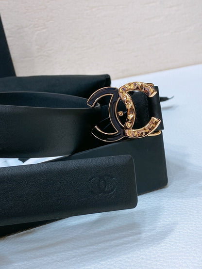 CC BELT 30MM IN BLACK SMOOTH CALFSKIN GOLD MIX BLACK METAL LOGO
