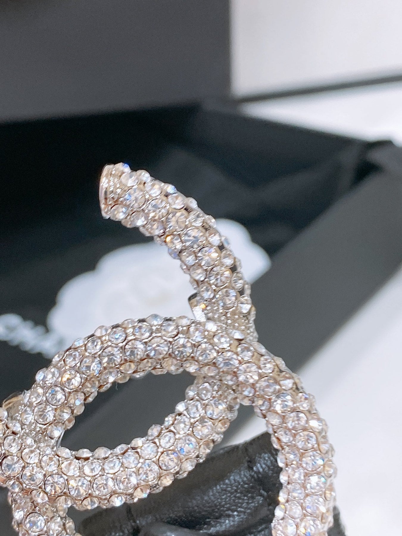 CC ELASTIC BELT 30MM IN BLACK CALFSKIN SILVER HARDWARE WITH RHINSTONES