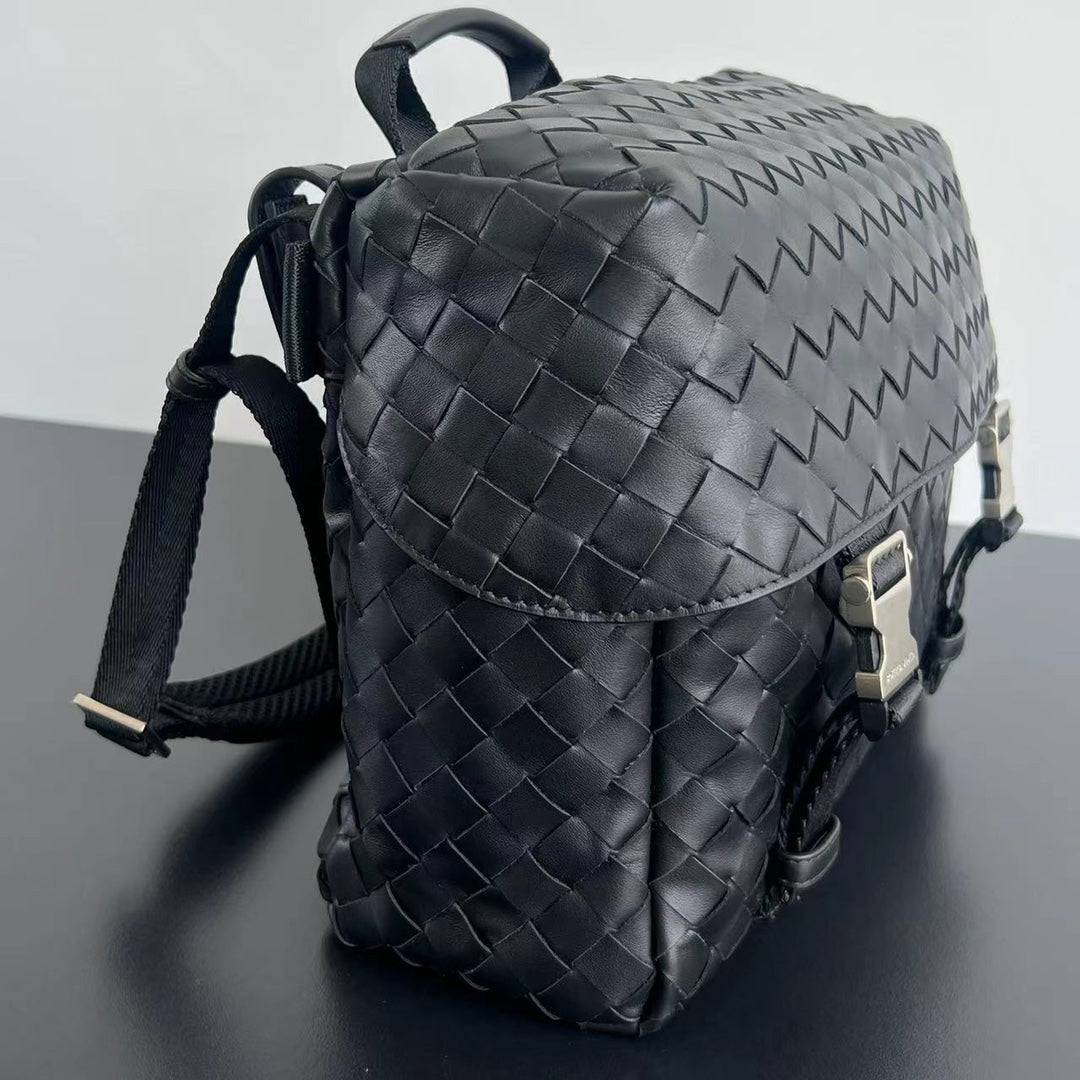 POSTINO BAG 30 IN BLACK CALFSKIN