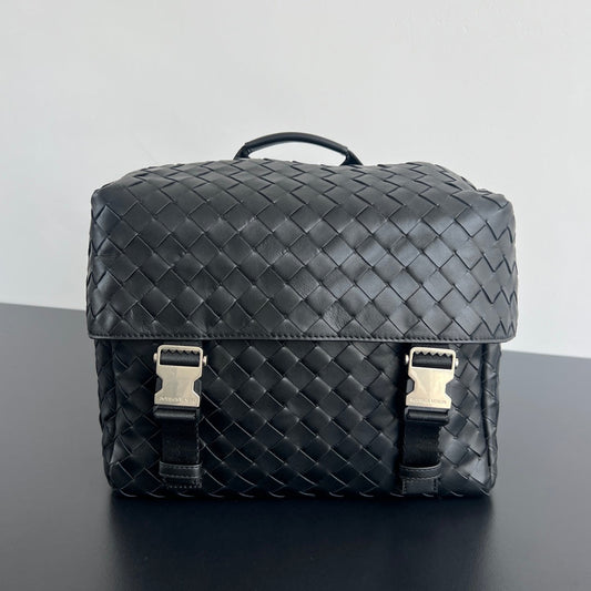 POSTINO BAG 30 IN BLACK CALFSKIN