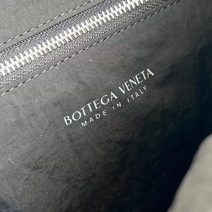POSTINO BAG 30 IN BLACK CALFSKIN