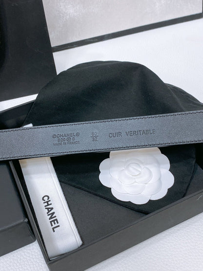 CC BELT 30 MM IN BLACK CALFSKIN PEARL LOGO WITH GOLD HARDWARE