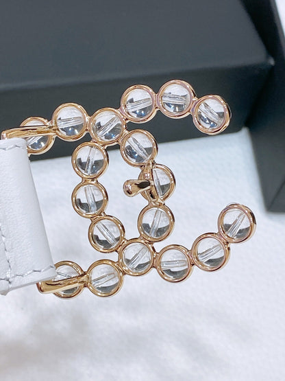 CC BELT 30 MM IN WHITE CALFSKIN PEARL LOGO WITH GOLD HARDWARE