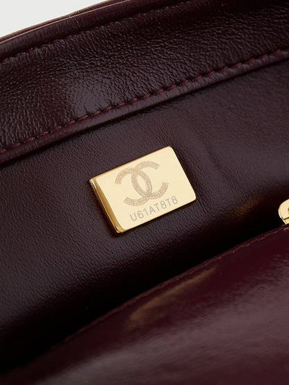 FLAP BAG WITH TOP HANDLE 19 IN WINE RED OIL-WAX LAMBSKIN GOLD HARDWARE