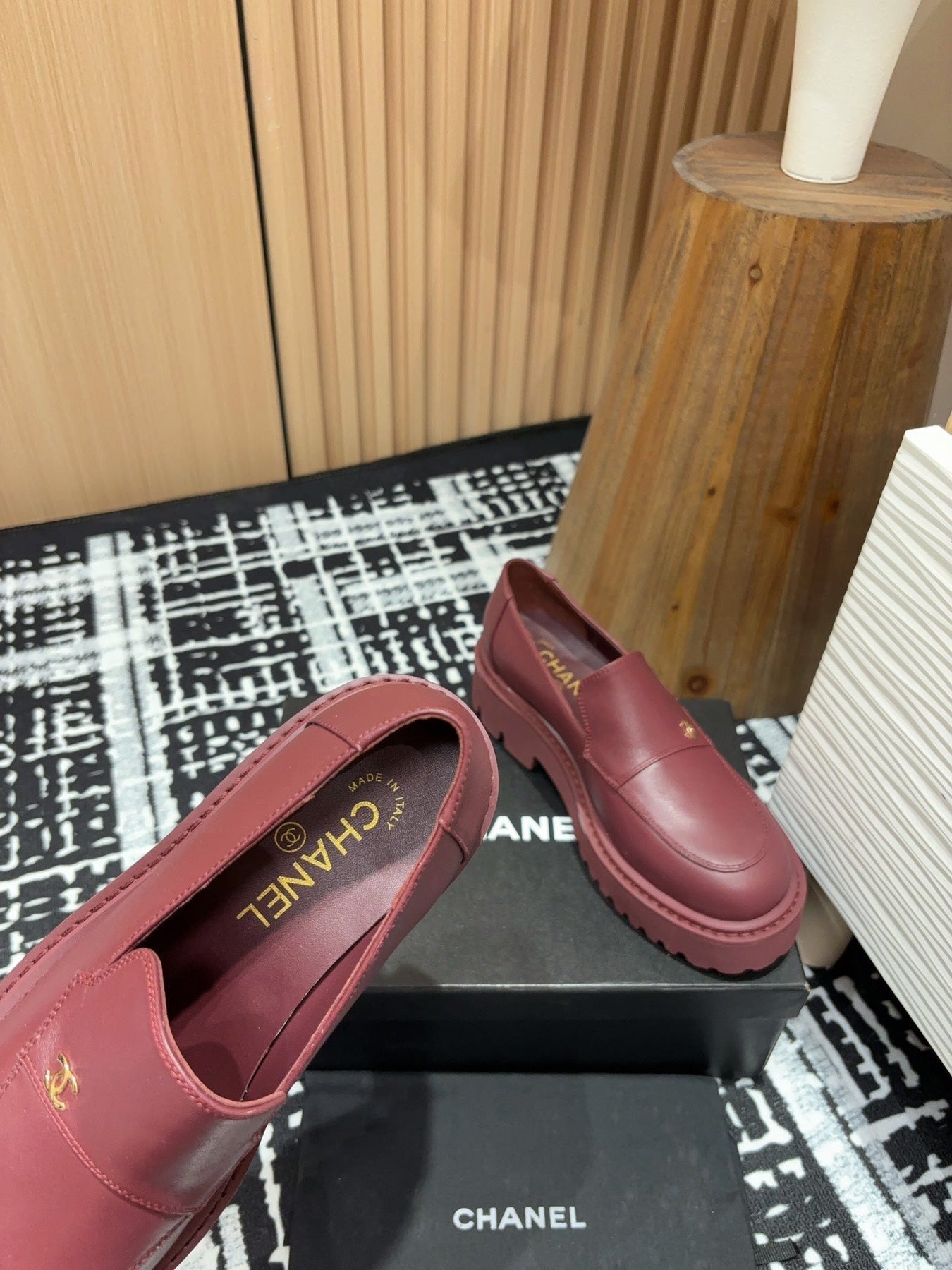 CC MOCCASINS IN BURGUNDY RED CALFSKIN