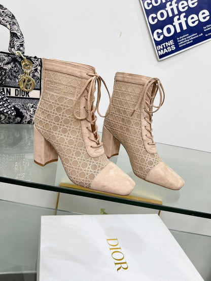 NAUGHTILY-D HEELED ANKLE BOOT IN BISQUE BEIGE CANNAGE MOTIF MESH AND SUEDE 8 CM