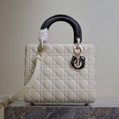 MEDIUM LADY BAG 24 IN WHITE QUILTED MACROCANNAGE CALFSKIN BLACK STRAP