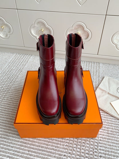JAIME ANKLE BOOT IN BURGUNDY RED CALFSKIN