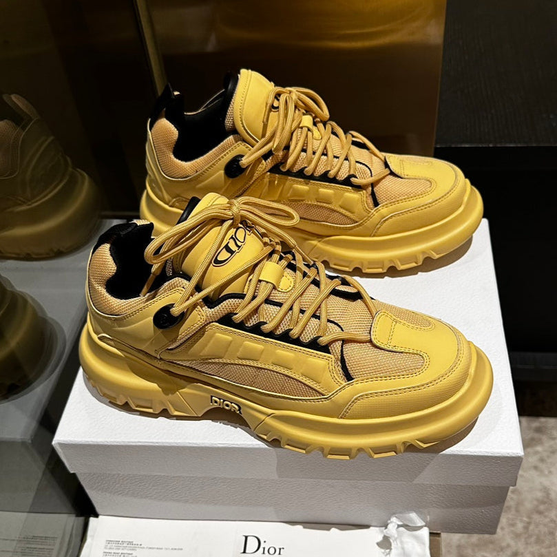 C'EST SNEAKER IN CLASSIC YELLOW CALFSKIN AND BREATHABLE MESH