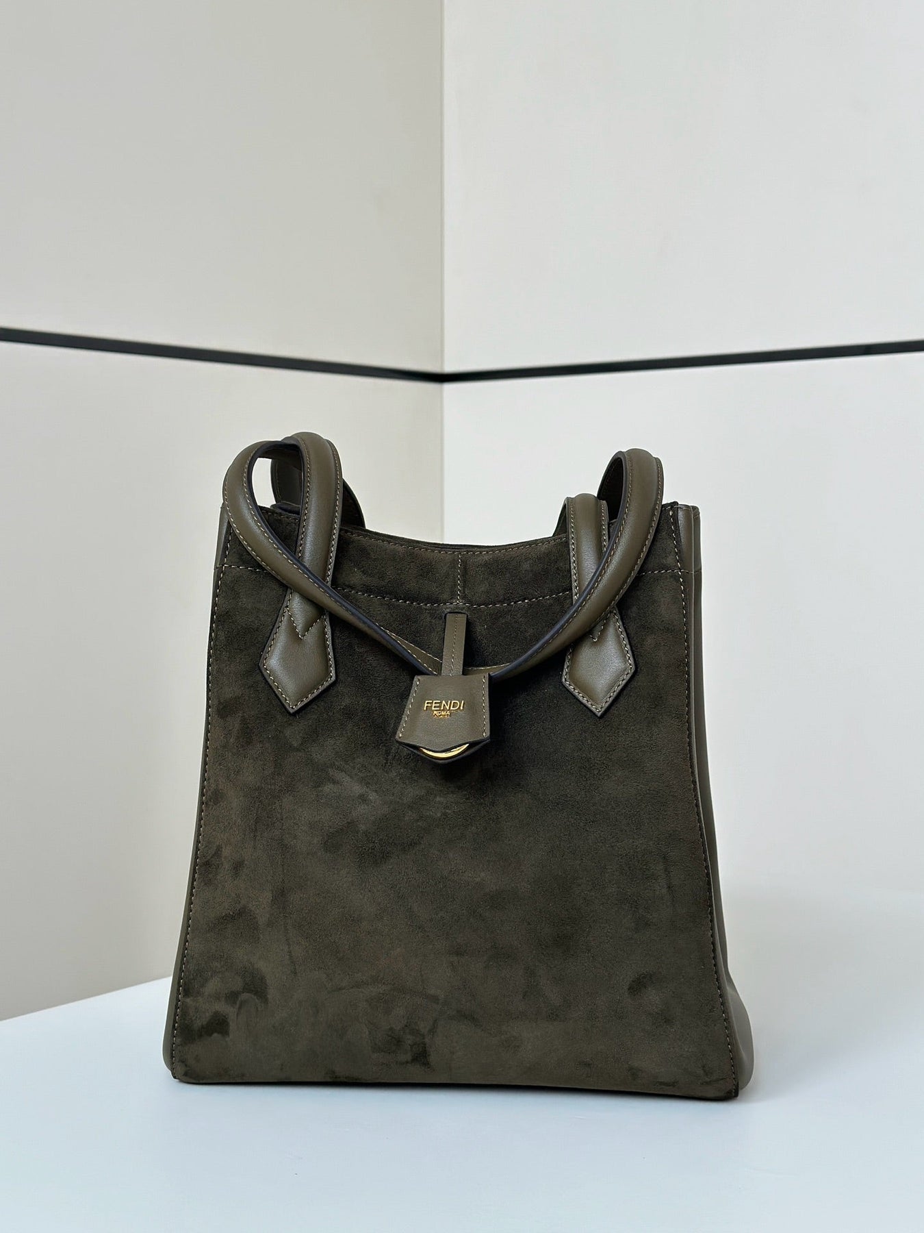 ORIGAMI MEDIUM 27 IN ARMY GREEN LAMBSKIN AND SUEDE
