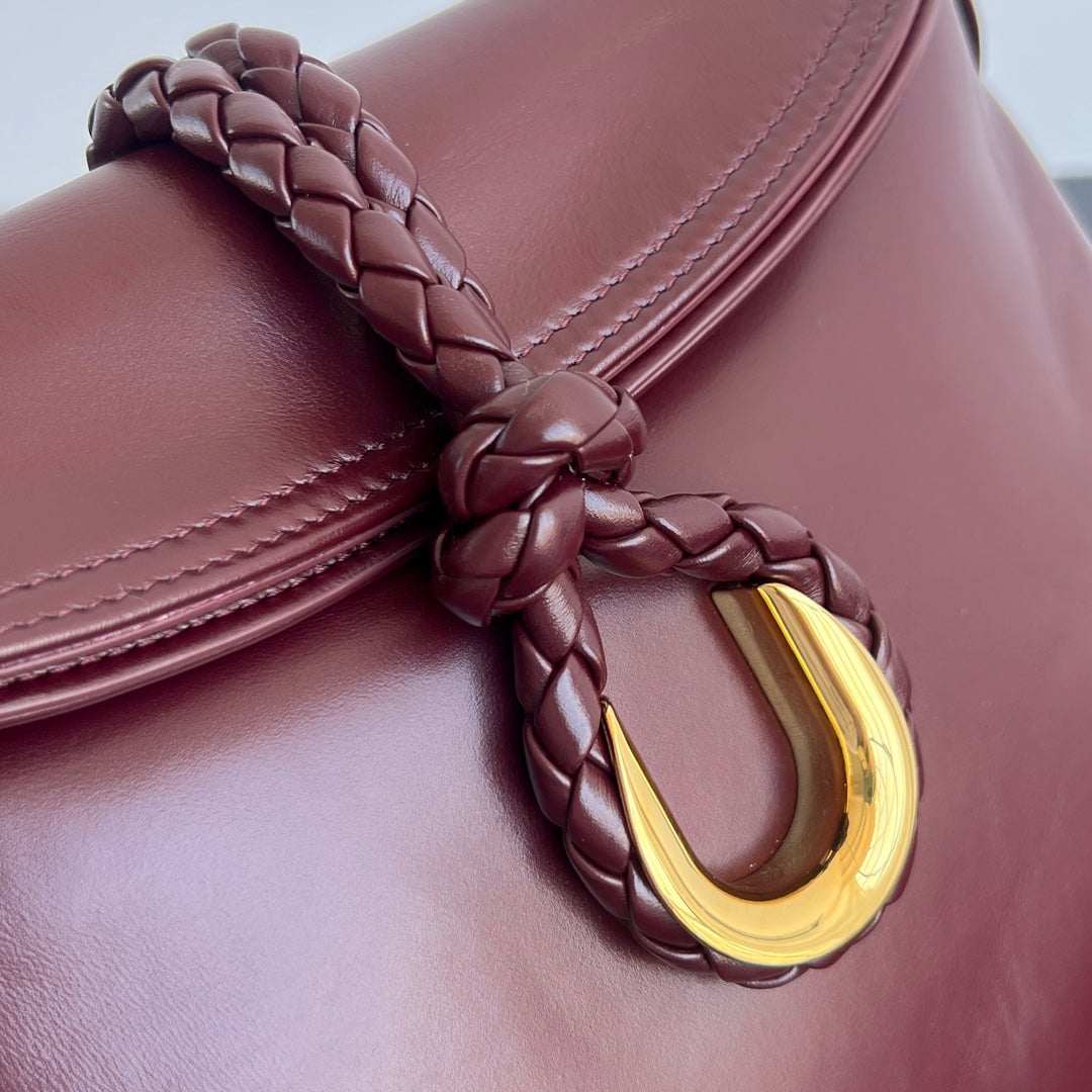 MEDIUM LIBERTA 30 IN WINE RED SMOOTH CALFSKIN GOLD HARDWARE