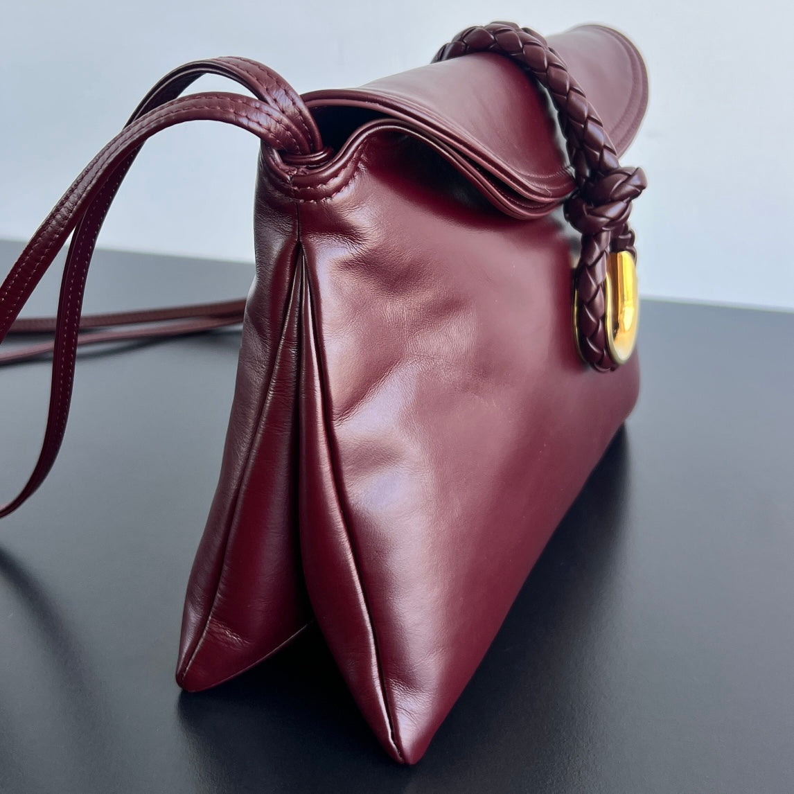 MEDIUM LIBERTA 30 IN WINE RED SMOOTH CALFSKIN GOLD HARDWARE