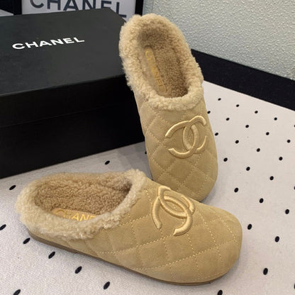 FLAT MULE IN TORTILLA BROWN SUEDE AND LAMB FUR LINING