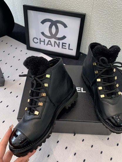 ANKLE BOOTS IN BLACK CALFSKIN 971629