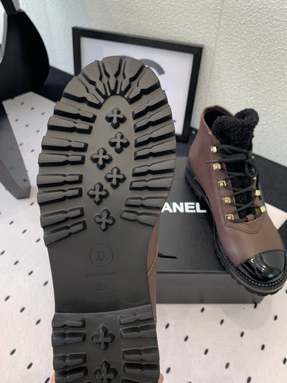 ANKLE BOOTS IN HICKORY BROWN CALFSKIN