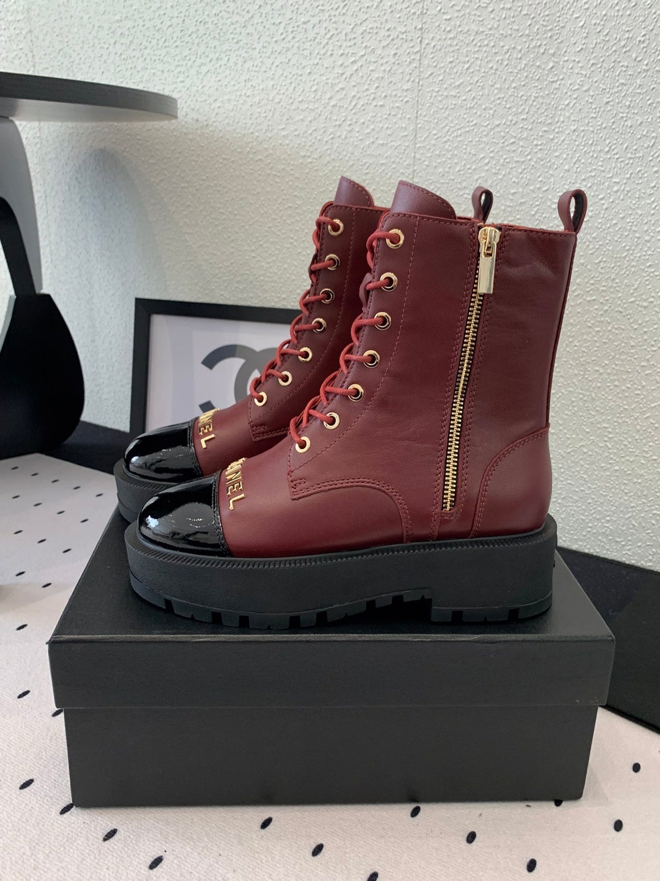 ANKLE BOOTS IN MAHOGANY RED MIX BLACK CALFSKIN