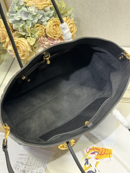LARGE 41 TOUJOURS BAG IN BLACK MACROCANNAGE LAMBSKIN