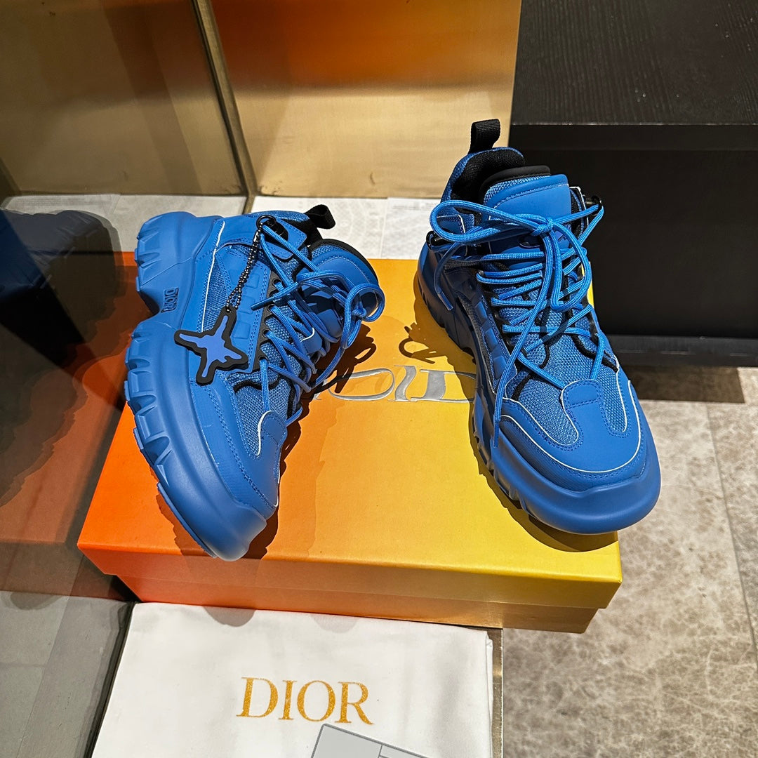 C'EST SNEAKER IN COBALT BLUE CALFSKIN AND BREATHABLE MESH