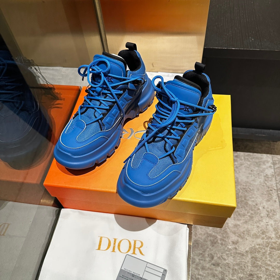 C'EST SNEAKER IN COBALT BLUE CALFSKIN AND BREATHABLE MESH