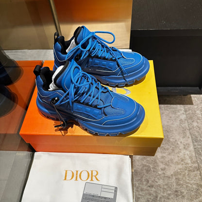 C'EST SNEAKER IN COBALT BLUE CALFSKIN AND BREATHABLE MESH