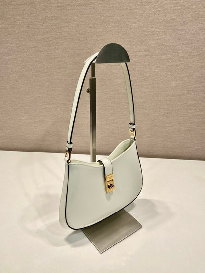 CLEO SHOULDER BAG 22 IN WHITE BRUSHED LAMBSKIN WITH CLASP CLOSURE