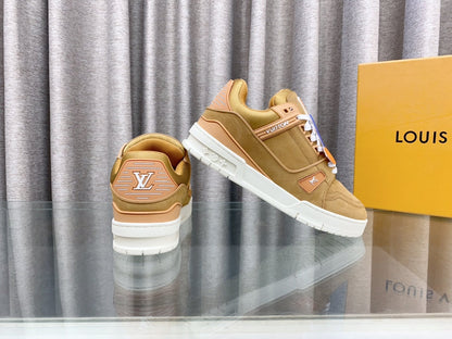 LV MAXI TRAINER IN CIDER BROWN SUEDE