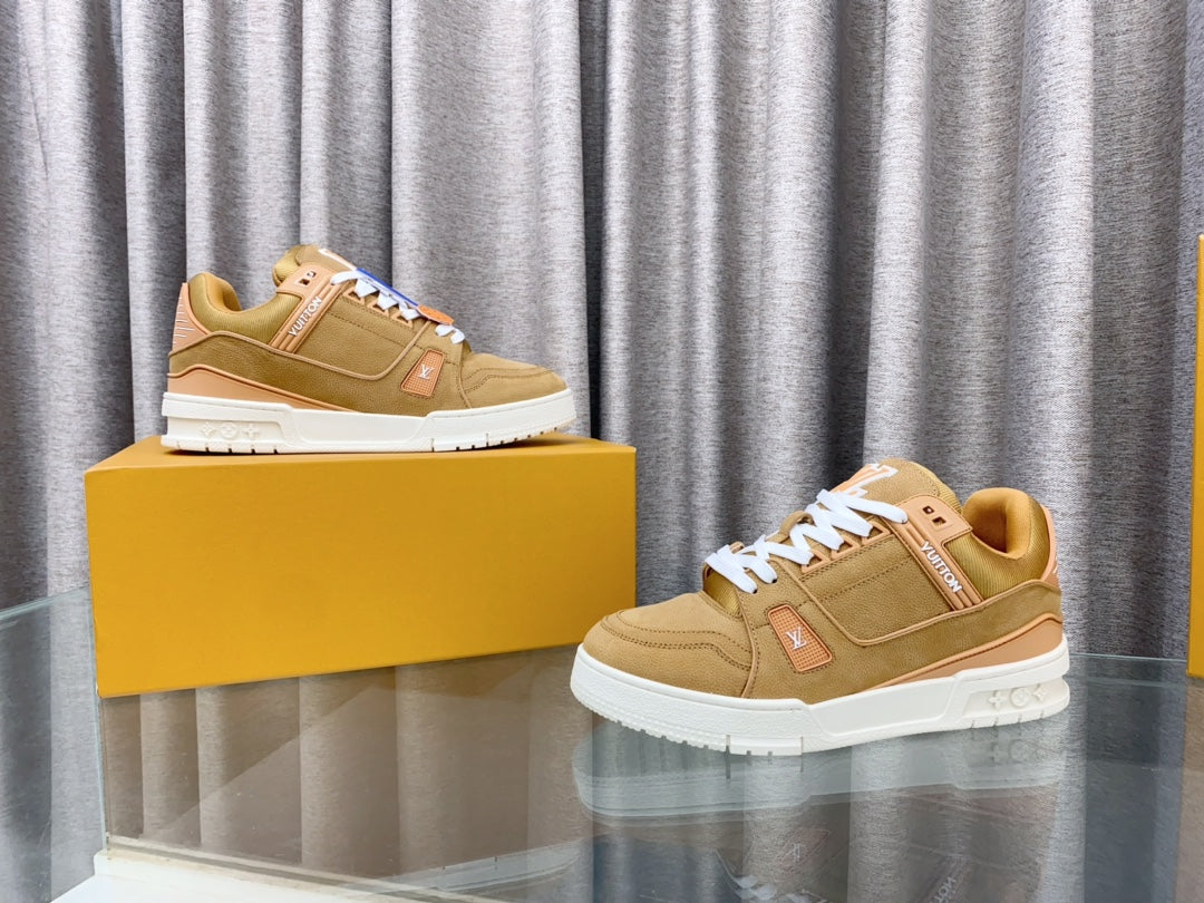 LV MAXI TRAINER IN CIDER BROWN SUEDE
